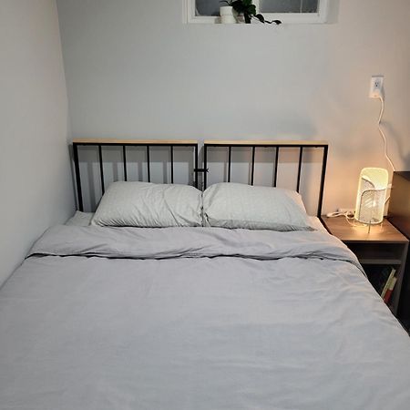 Guest House Basement - Master Bedrooms In Bayview Village 多伦多 外观 照片
